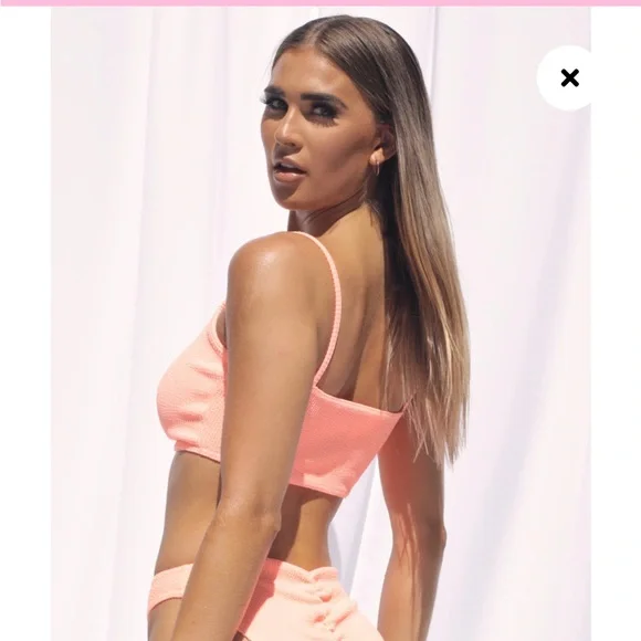 PRETTY LITTLE THING RUCHED TOP AND BOTTOM SWIMSUIT - Picture 2 of 5